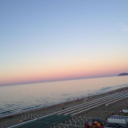 Hotel Diplomatic Riccione Eksteriør billede