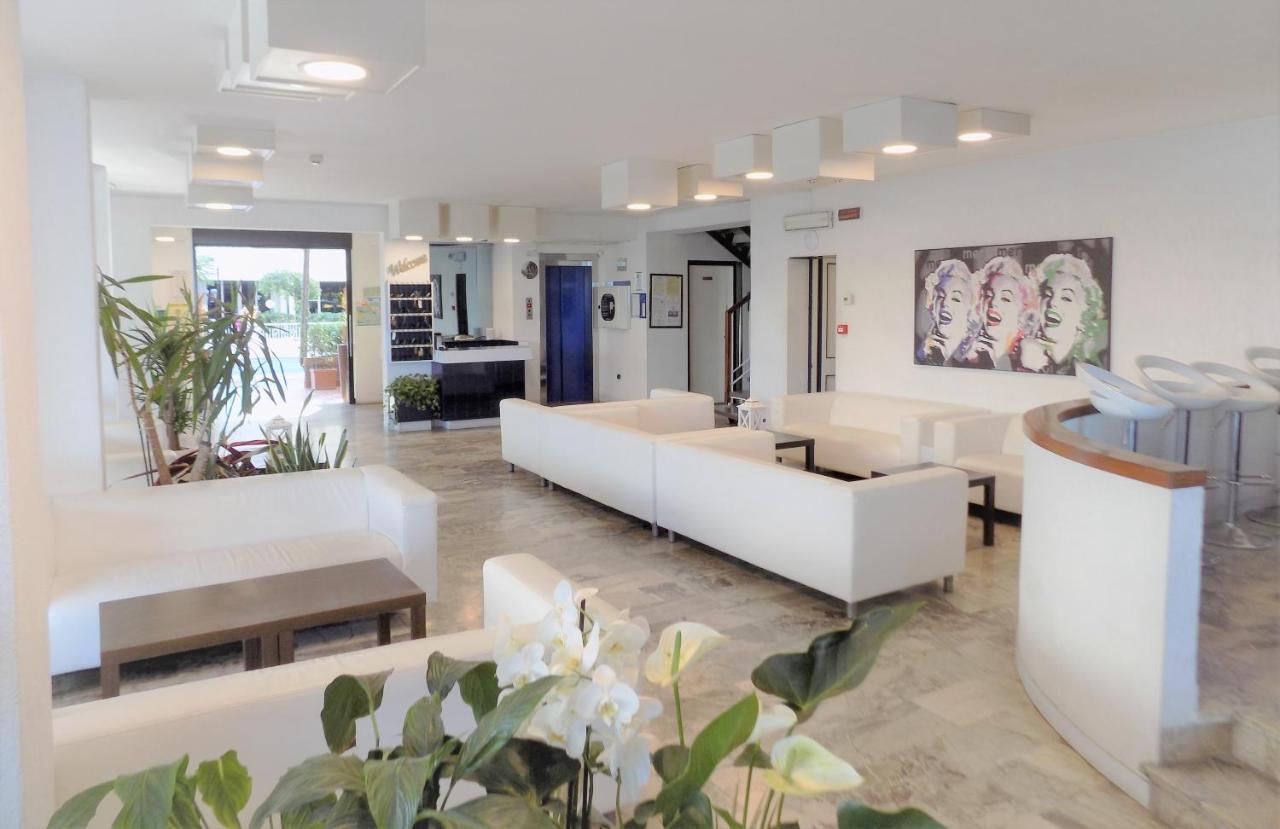 Hotel Diplomatic Riccione Eksteriør billede