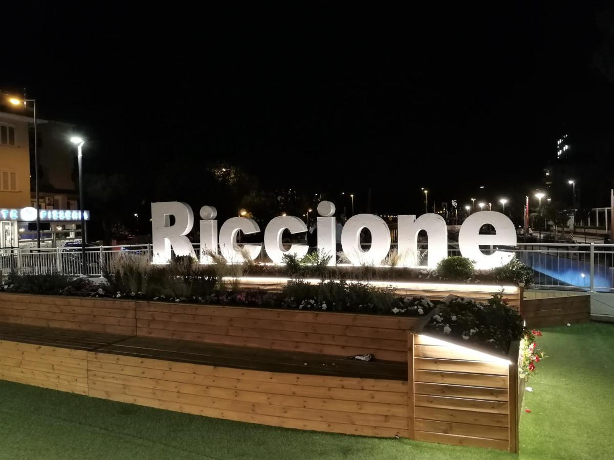 Hotel Diplomatic Riccione Eksteriør billede