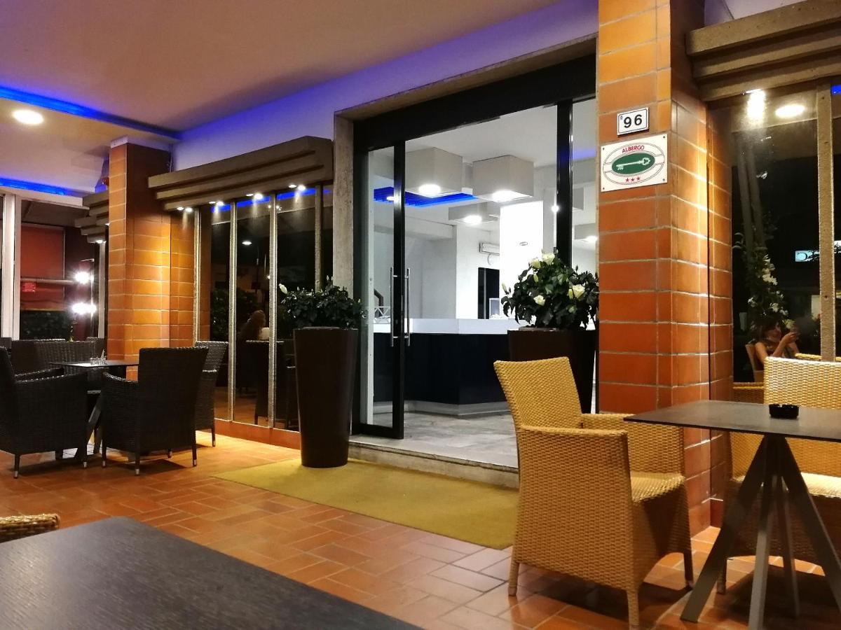 Hotel Diplomatic Riccione Eksteriør billede