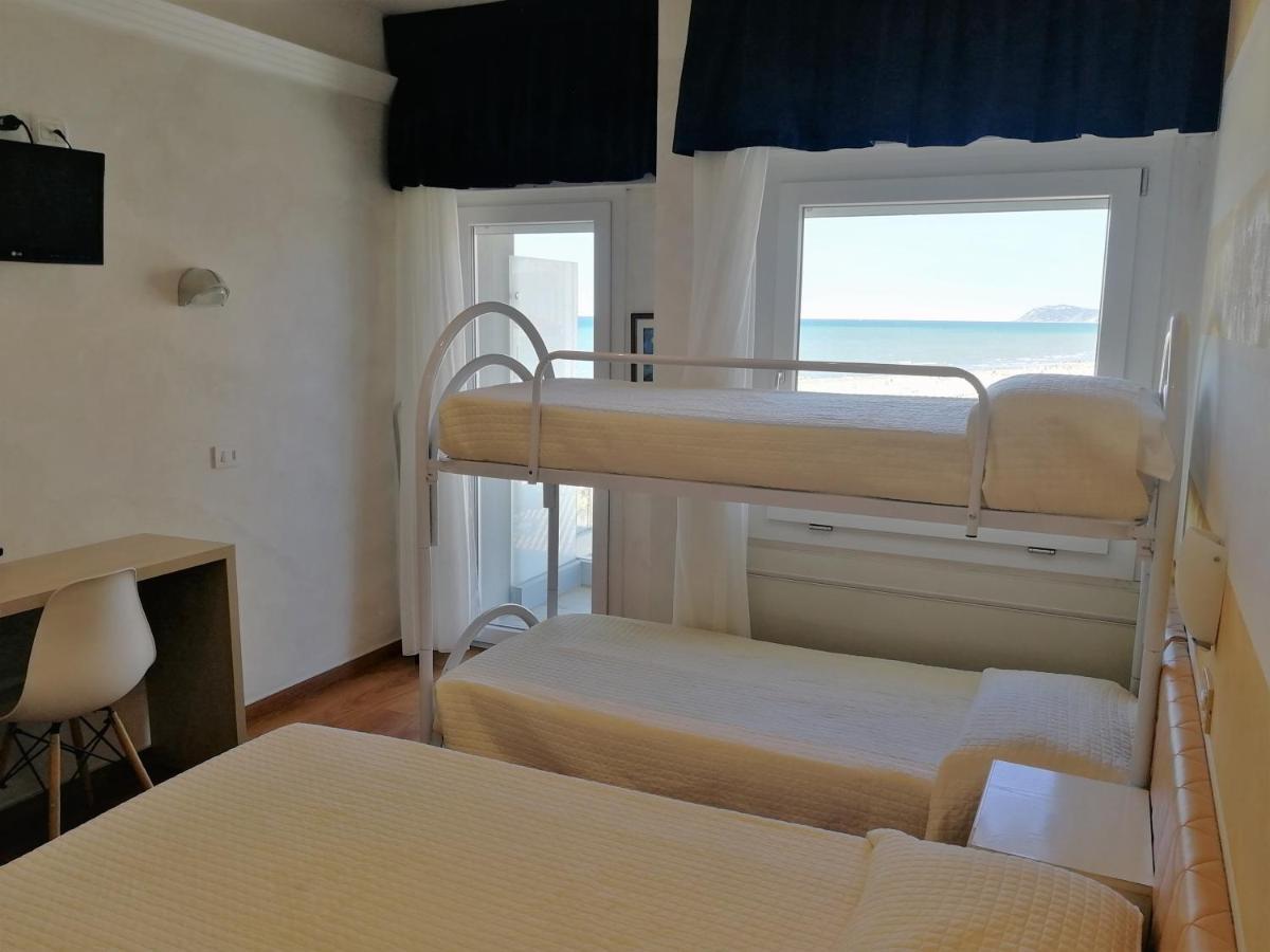 Hotel Diplomatic Riccione Eksteriør billede