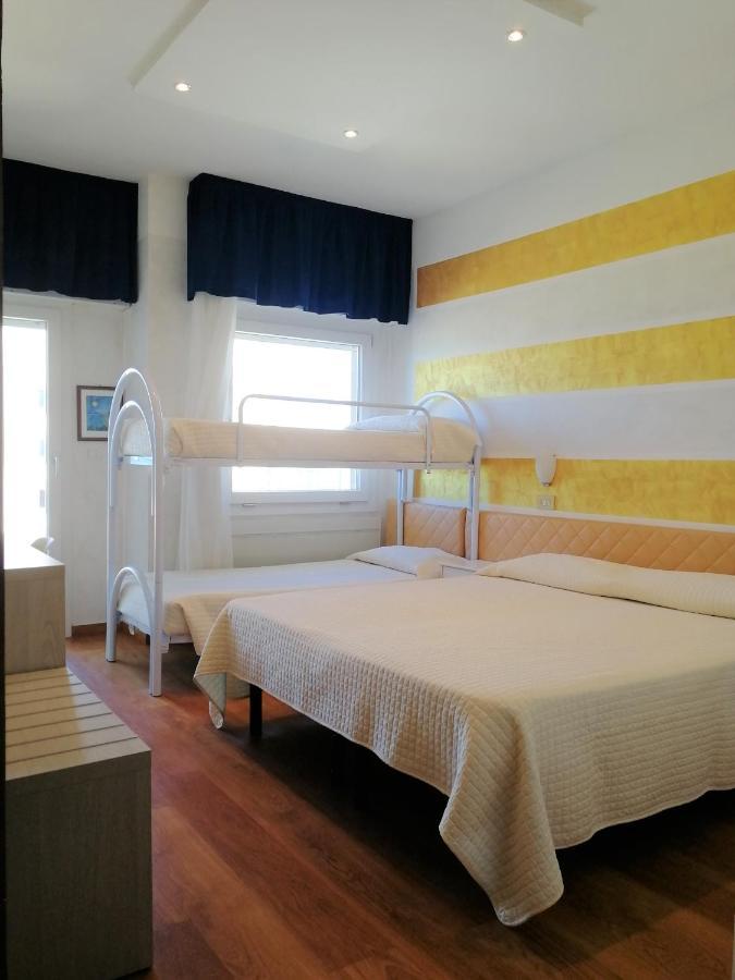 Hotel Diplomatic Riccione Eksteriør billede