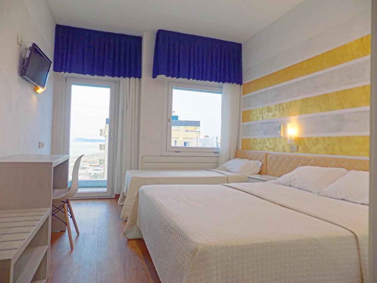 Hotel Diplomatic Riccione Eksteriør billede
