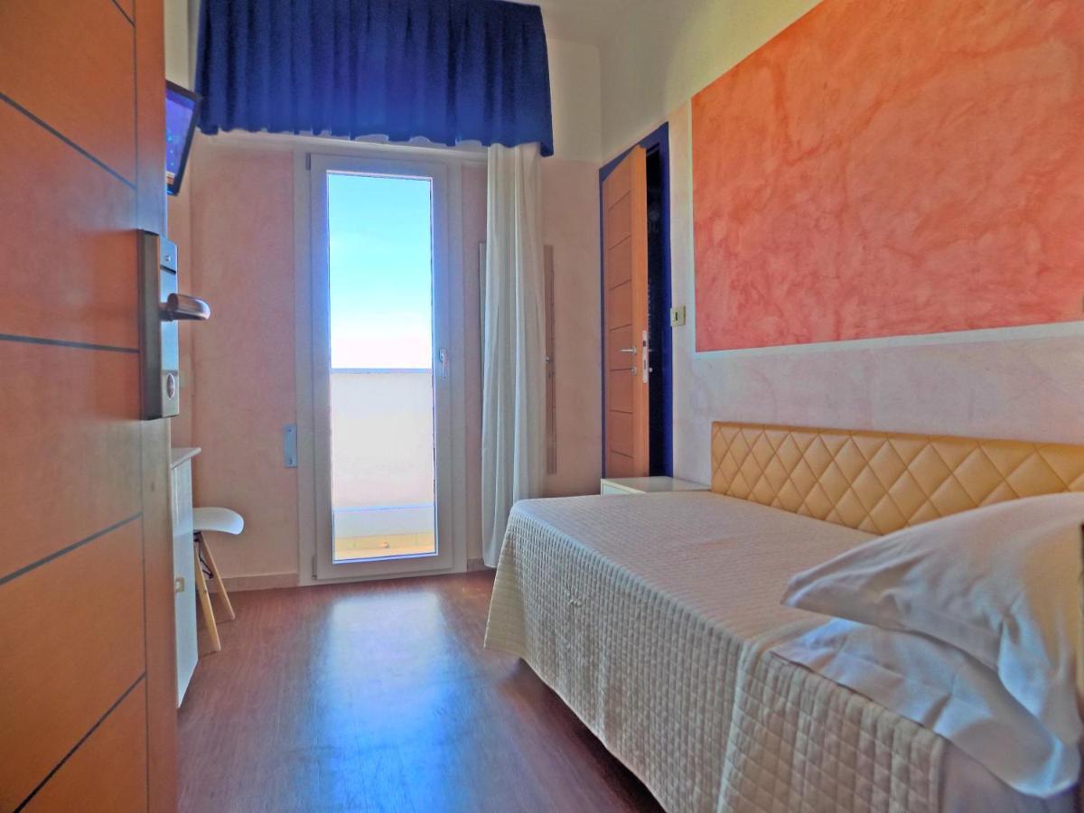 Hotel Diplomatic Riccione Eksteriør billede