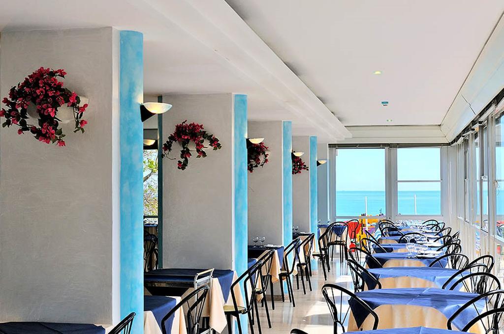 Hotel Diplomatic Riccione Eksteriør billede