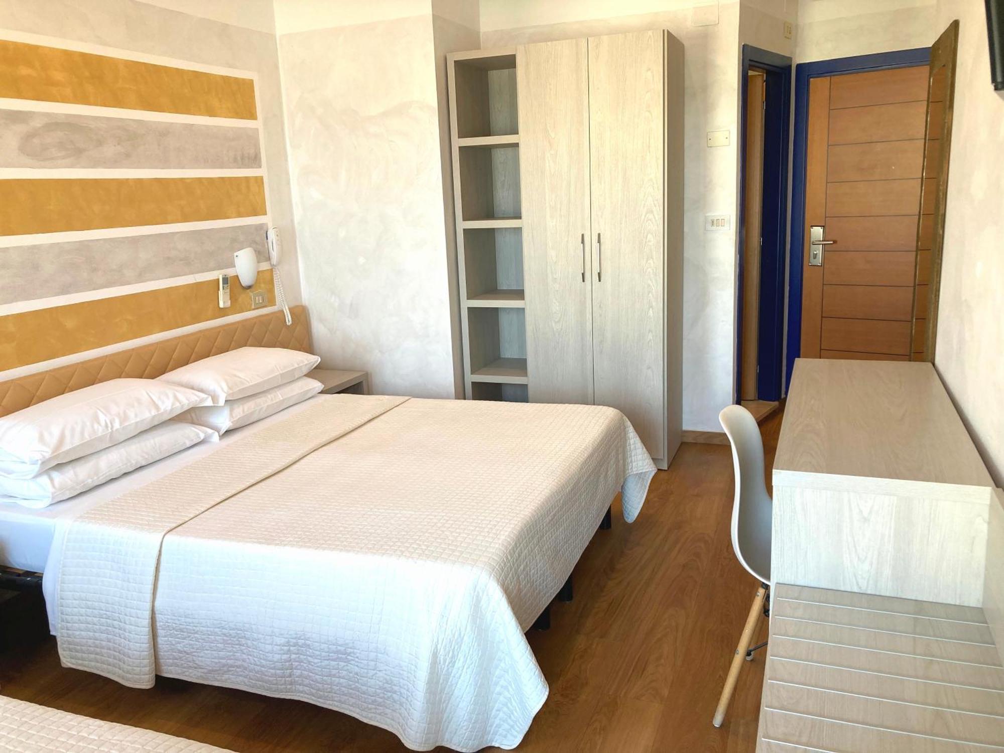 Hotel Diplomatic Riccione Eksteriør billede