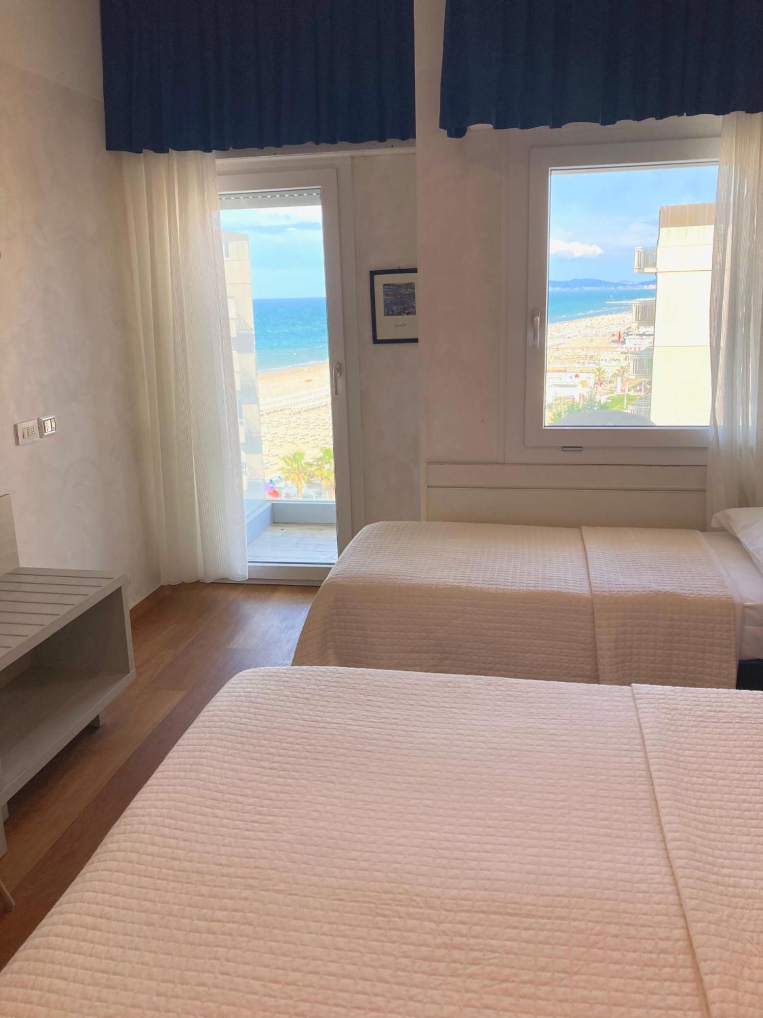 Hotel Diplomatic Riccione Eksteriør billede