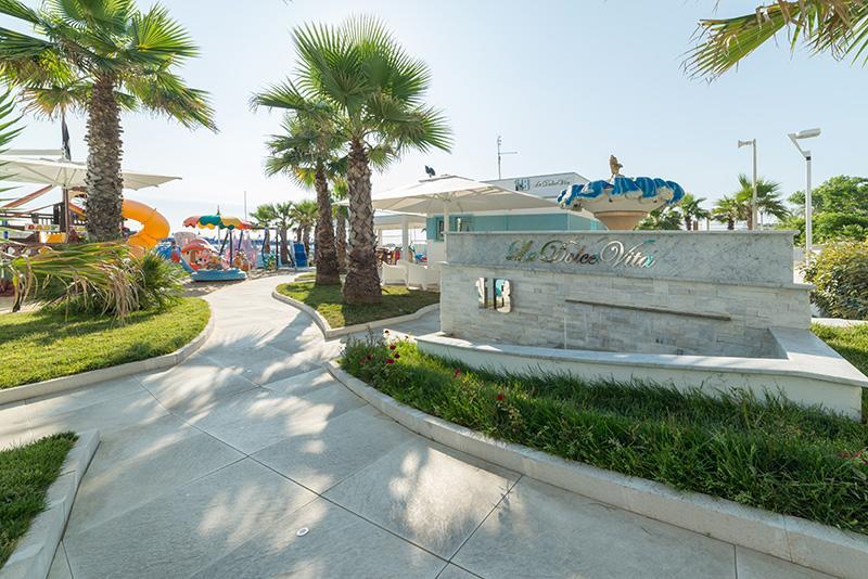 Hotel Diplomatic Riccione Eksteriør billede
