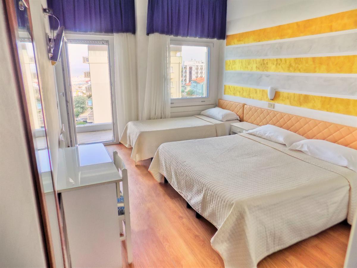 Hotel Diplomatic Riccione Eksteriør billede