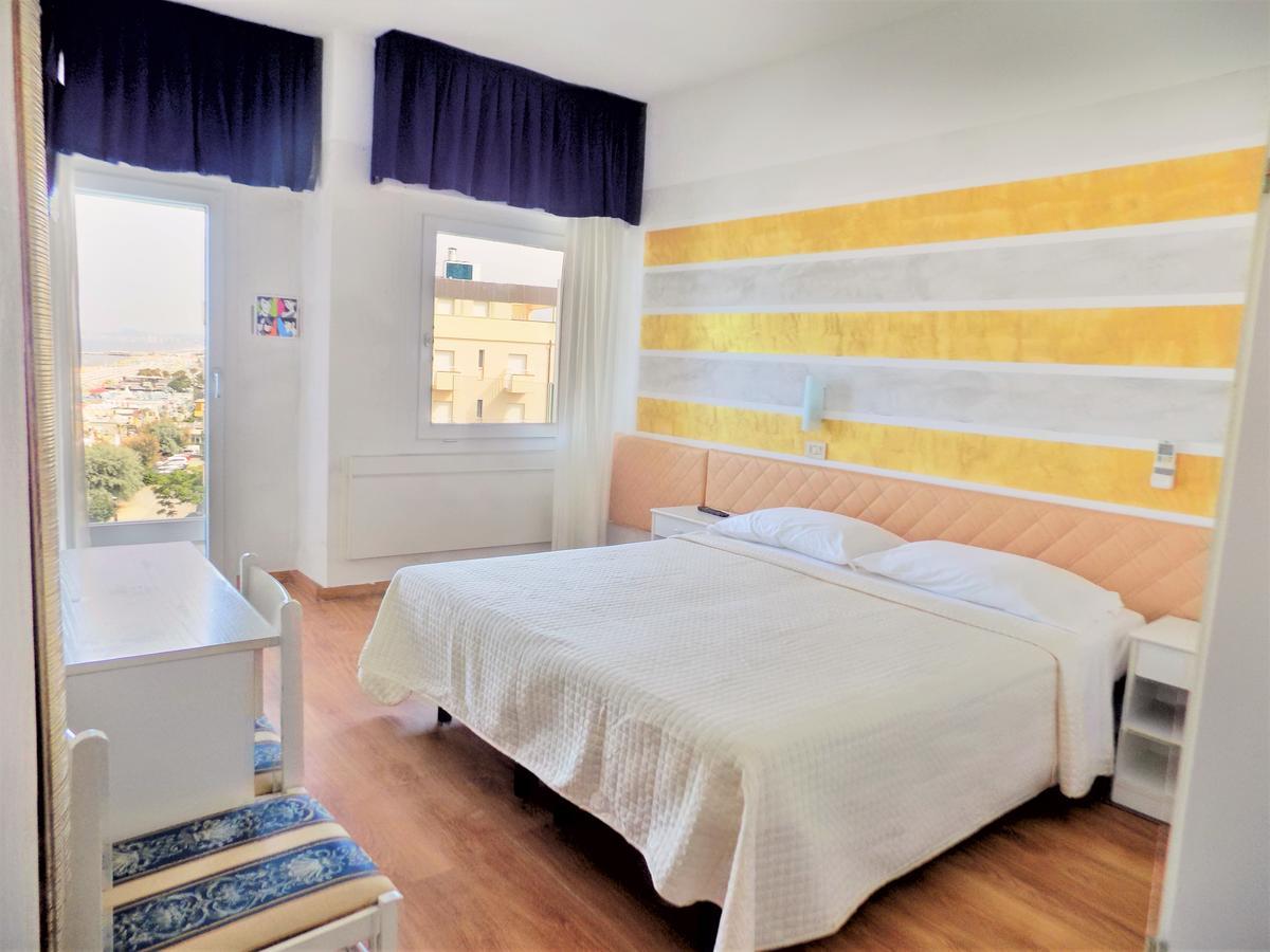 Hotel Diplomatic Riccione Eksteriør billede